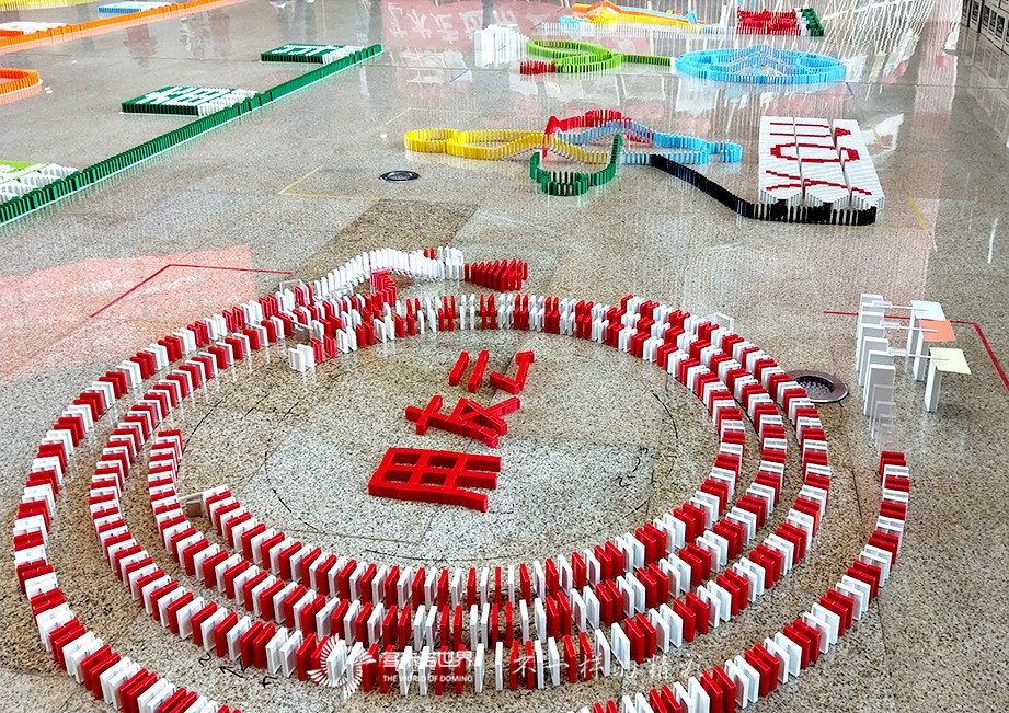 再出發(fā)、世界級(jí)-用友新員工創(chuàng)意多米諾團(tuán)隊(duì)挑戰(zhàn)賽