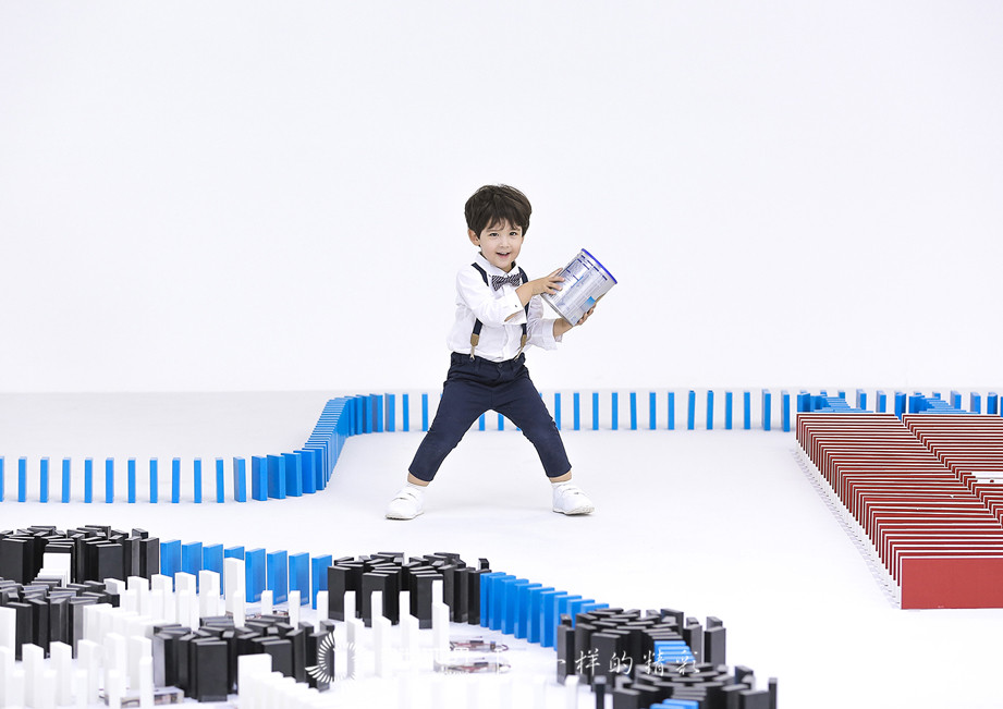 萌娃推動多米諾，迎接“惠氏鉑臻京東超級品牌日”