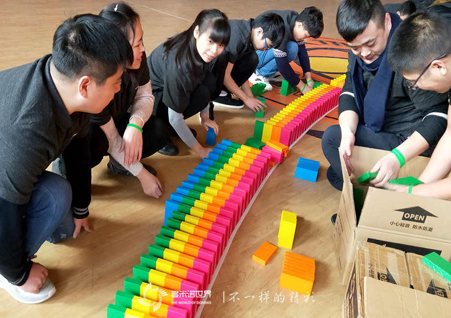 安科光電多米諾團隊大挑戰(zhàn)