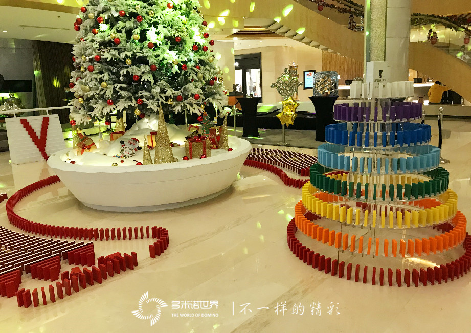 多米諾點亮萬豪感恩夜