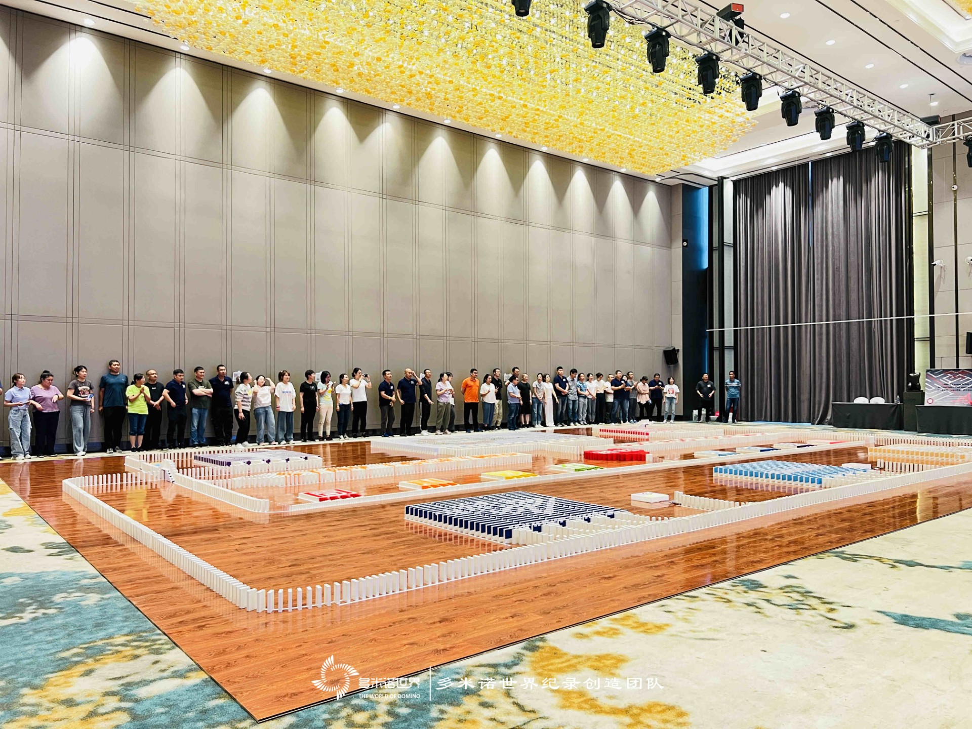 凱斯紐荷蘭多米諾團(tuán)隊(duì)共創(chuàng)