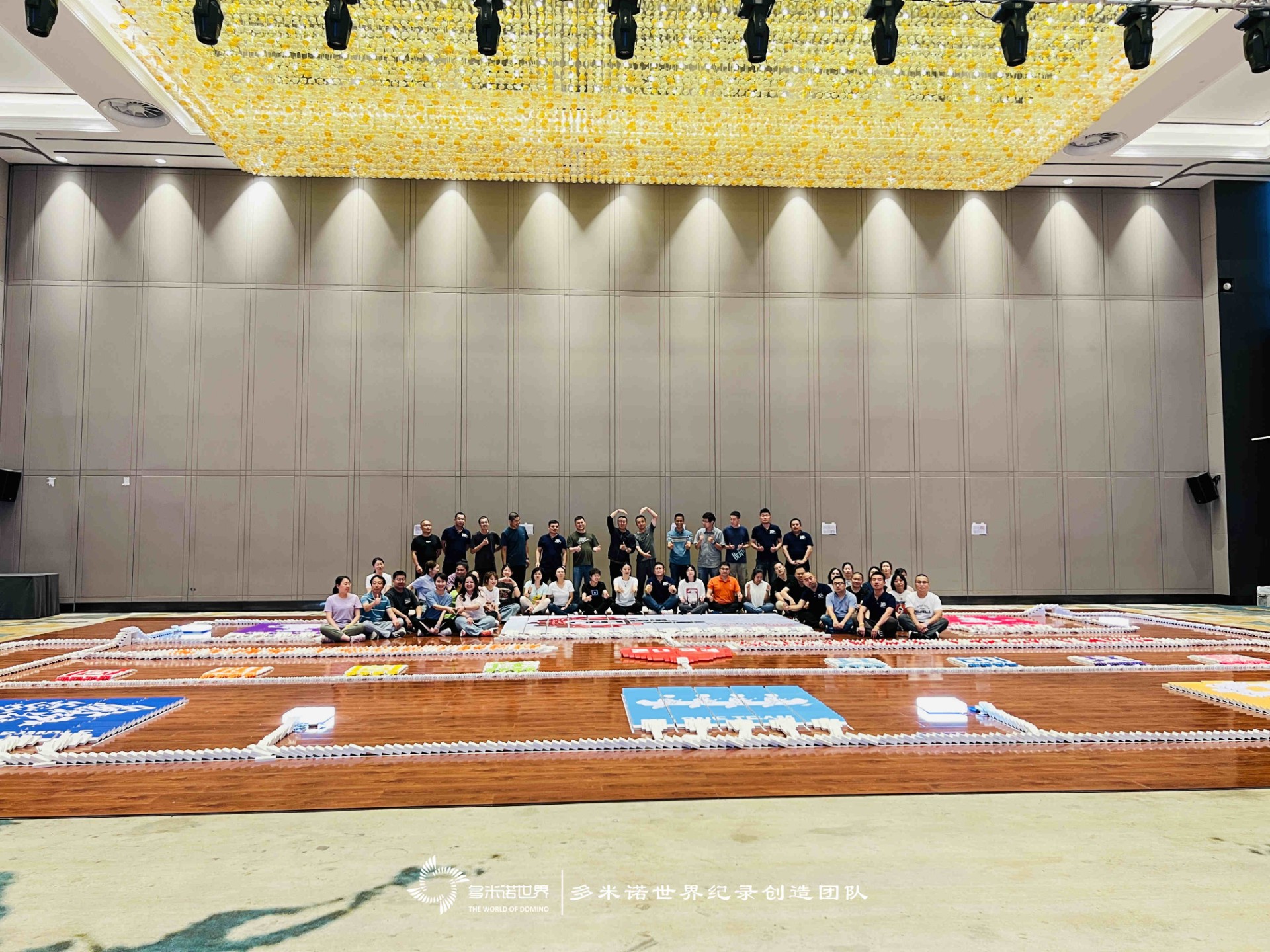 凱斯紐荷蘭多米諾團(tuán)隊(duì)共創(chuàng)